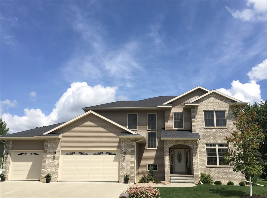 1101 Eagle Ridge Rd, Cedar Falls, IA 50613 - photo 1