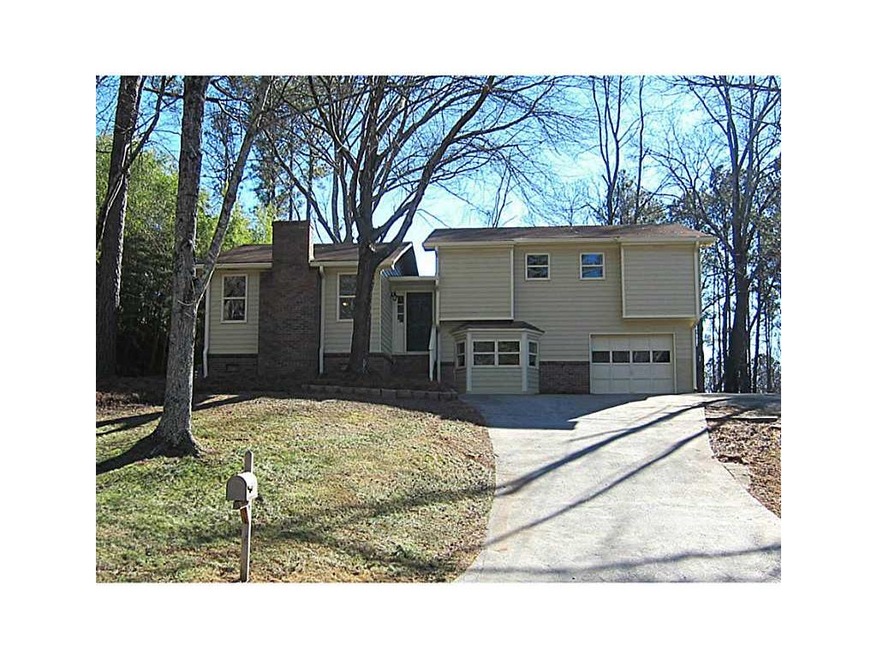 2625 Mohawk Trail, Acworth, GA 30102 - photo 1