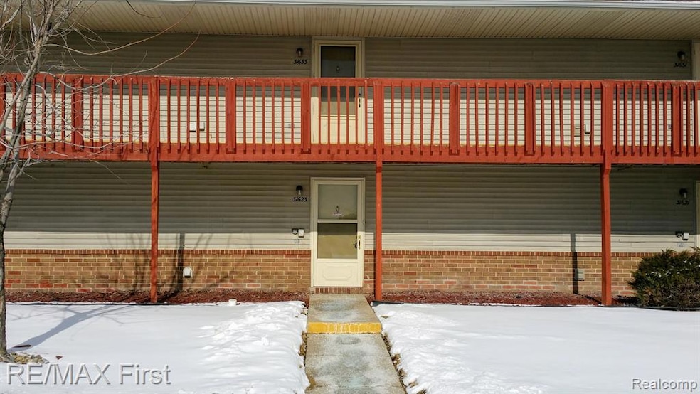 31623 Nardelli Ln, Roseville, MI 48066 - photo 1