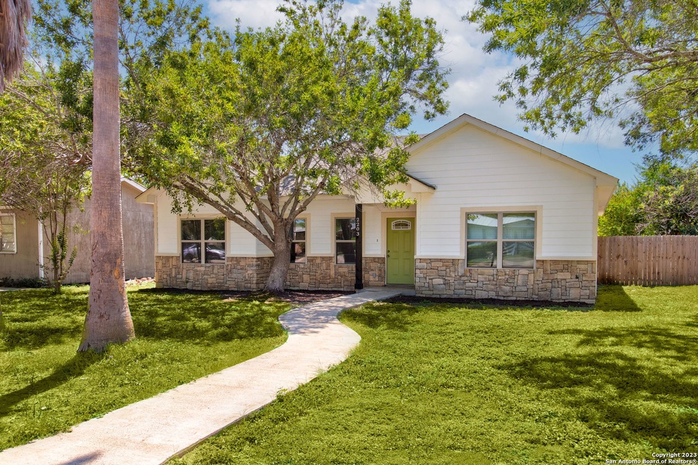 2203 20th St, Hondo, TX 78861 MLS 1718610