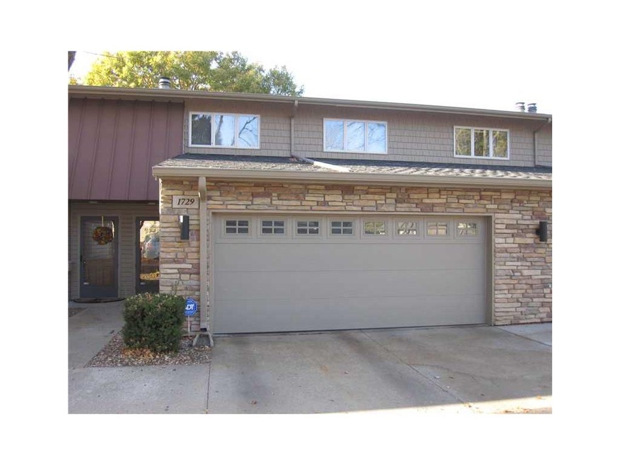 Front Exterior. New vinyl and stone in 2010!