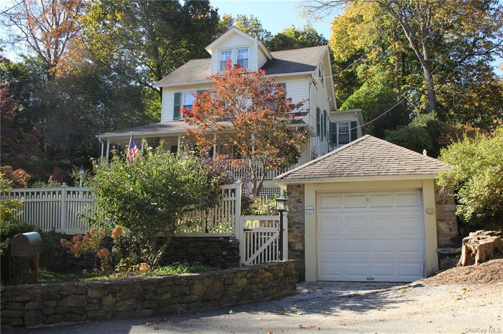 402 Quaker Rd, Chappaqua, NY 10514 - photo 1