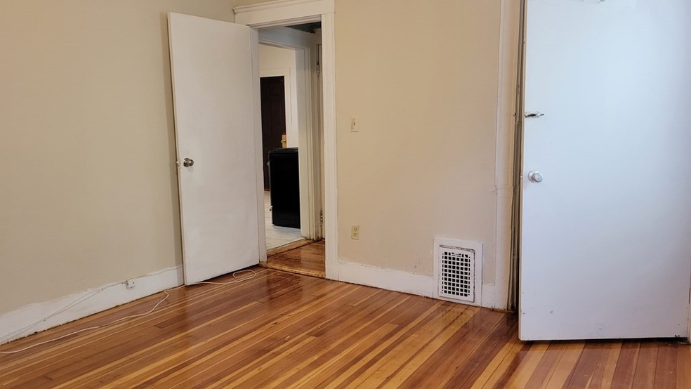 36 Wentworth St unit 3, Dorchester Center, MA 02124 - photo 1