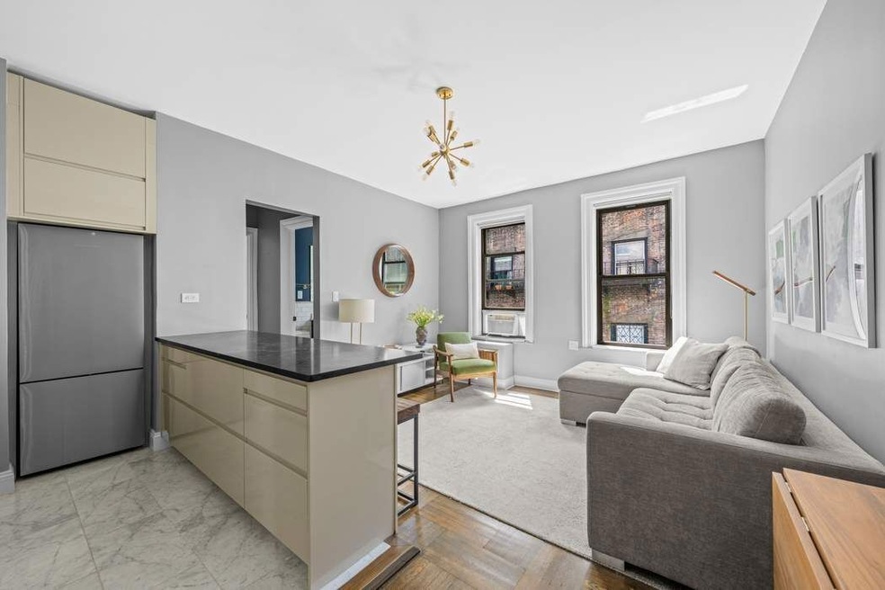 270 W 11th St unit 3G, New York, NY 10014 - photo 1