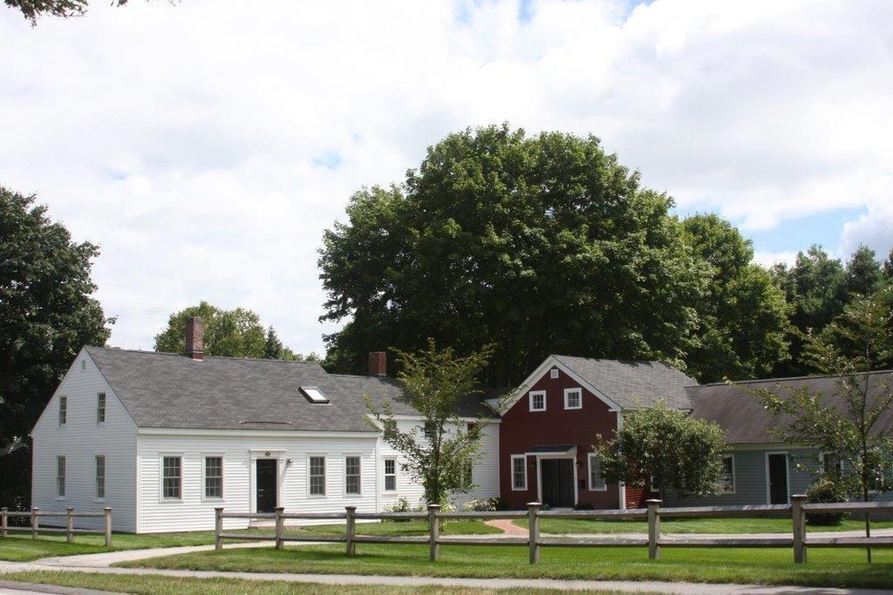 124 W Main St, Yarmouth, ME 04096 - photo 1