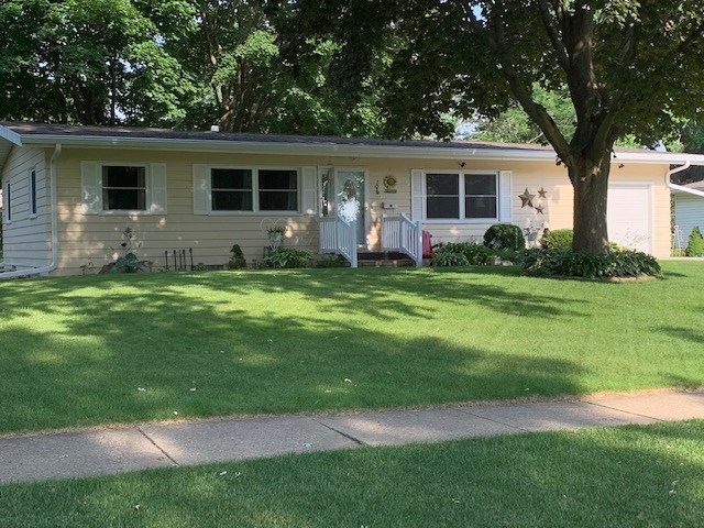 4211 Rownd St, Cedar Falls, IA 50613 - photo 1