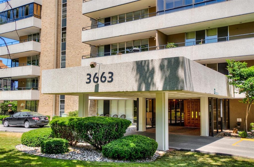 West Grand Towers unit 501, Des Moines, IA 50312 - photo 1