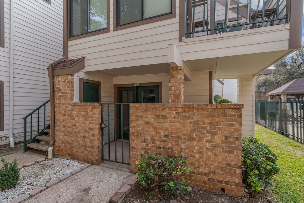 2310 Bamboo Dr unit J106, Arlington, TX 76006 - photo 1
