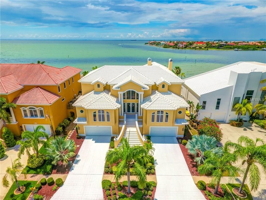 911 Symphony Beach Ln - Bayfront Paradise!