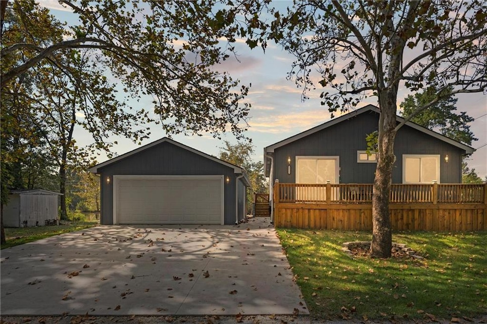 25522 Annies Point Rd, Freeman, MO 64746 - photo 1