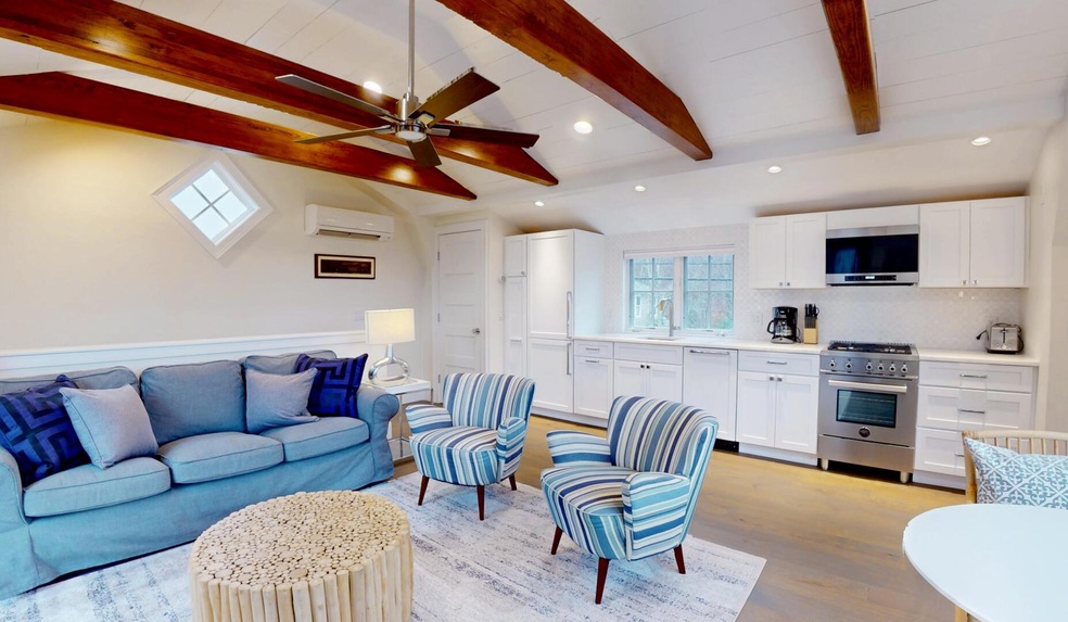 32 Standish