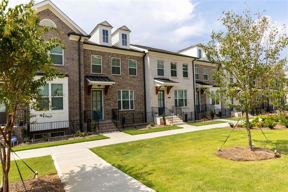 Front yard overlooking community courtyard