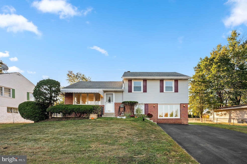 422 S Central Blvd, Broomall, PA 19008 - photo 1