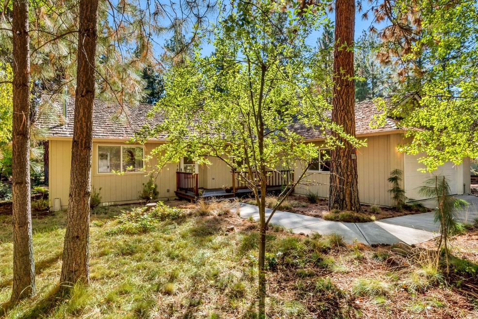 61334 Wecoma Ct, Bend, OR 97702 - photo 1