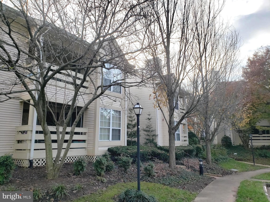 4555 Interlachen Ct unit F, Alexandria, VA 22312 - photo 1