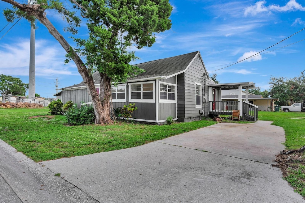 806 3rd Ave W, Palmetto, FL 34221 - photo 1