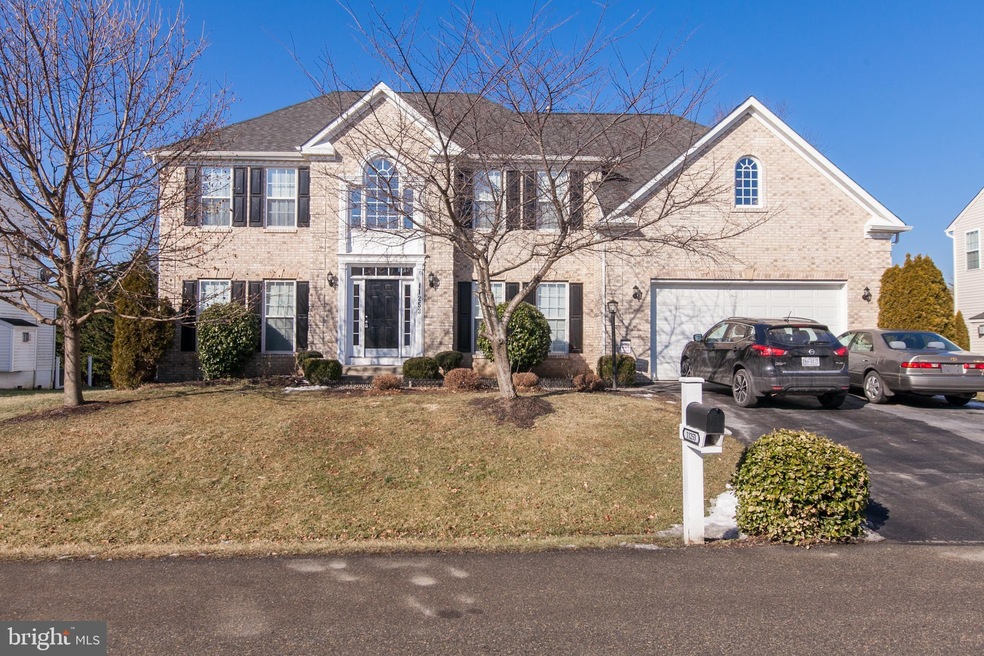 11253 Suffolk Dr, Hagerstown, MD 21742 - photo 1