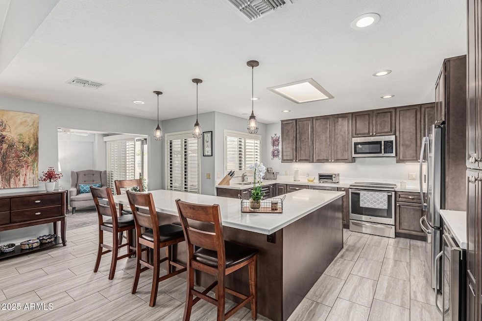 Under Contract $475,000