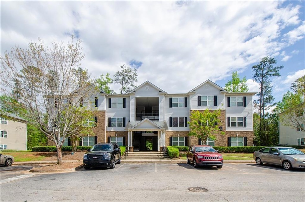 10104 Fairington Ridge Cir, Lithonia, GA 30038 - photo 1