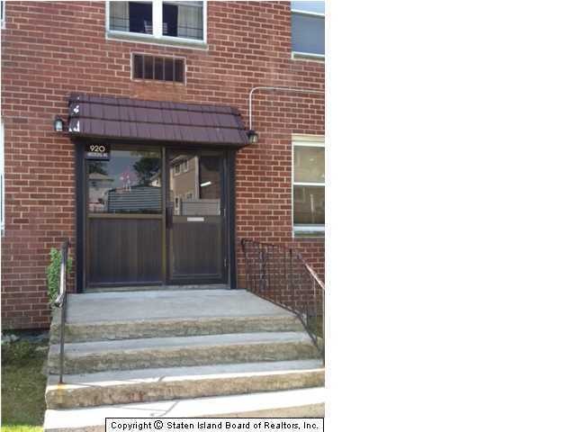 920 Armstrong Ave unit 2-3, Staten Island, NY 10308 - photo 1