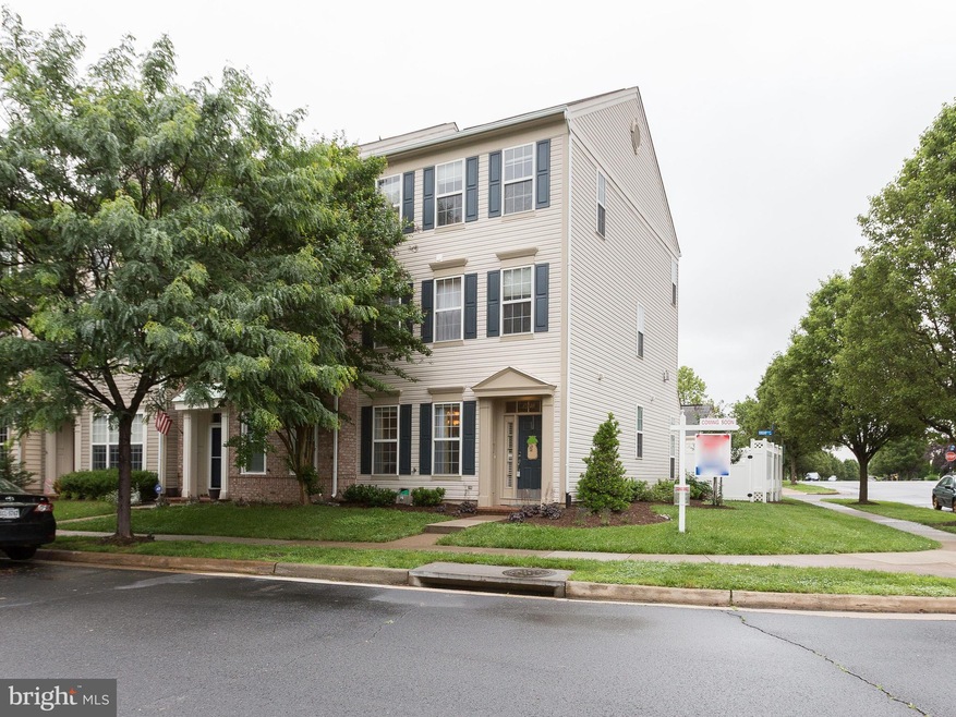 42840 Cedar Hedge St, Chantilly, VA 20152 - photo 1