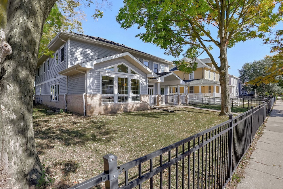 For Sale $899,000 • Co-Listing Agent