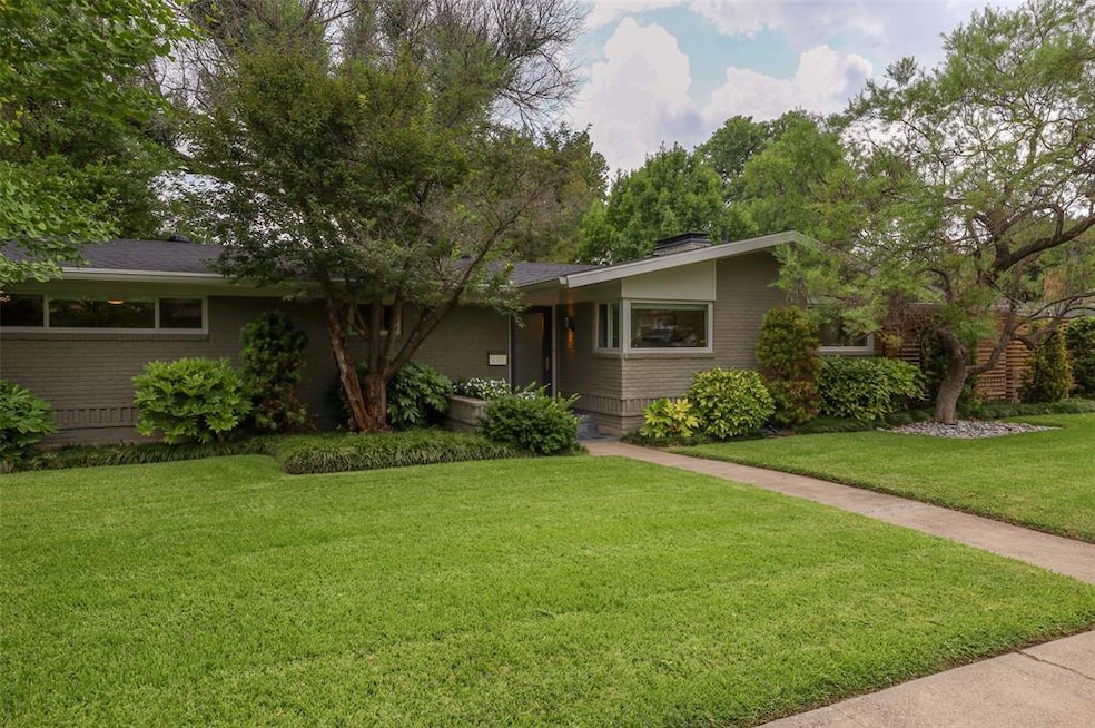 6631 Ridgemont Dr, Dallas, TX 75214 - photo 1