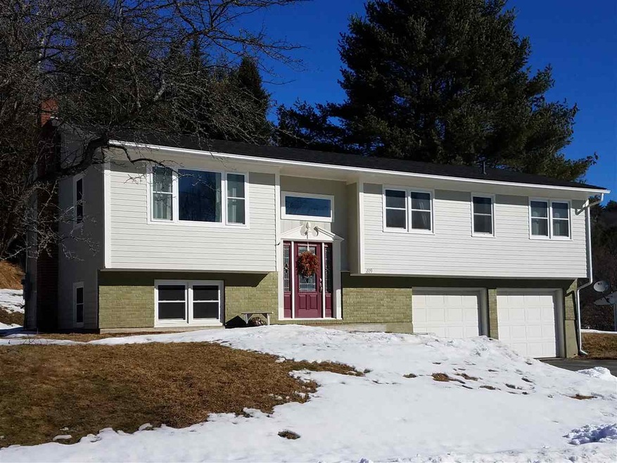 209 Waterman Cir unit 8, Saint Johnsbury, VT 05819 - photo 1