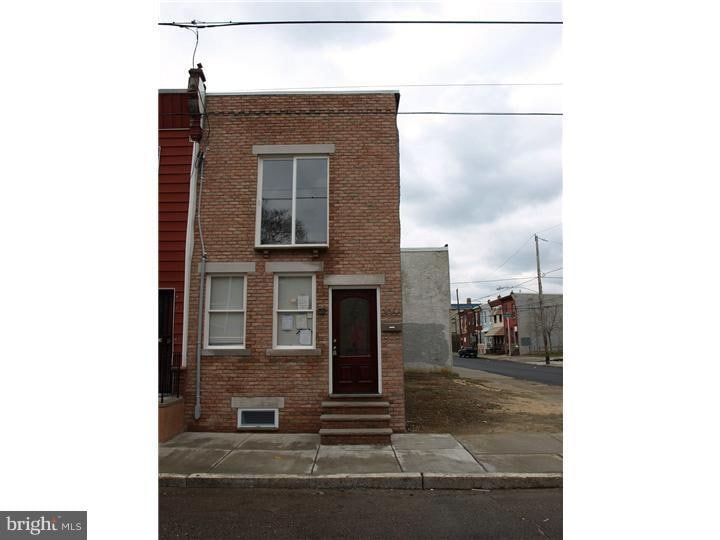 2066 Fernon St, Philadelphia, PA 19145 - photo 1