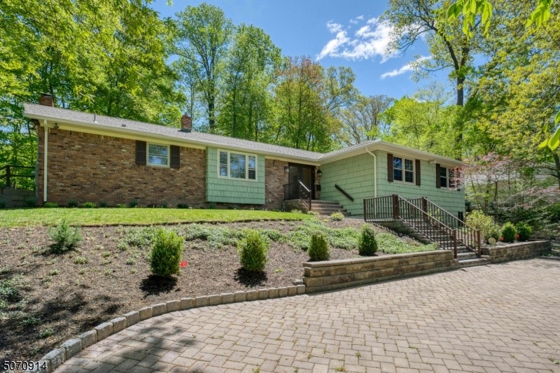 71 Shrewsbury Dr, Livingston, NJ 07039 - photo 1