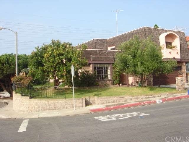 Front view of home