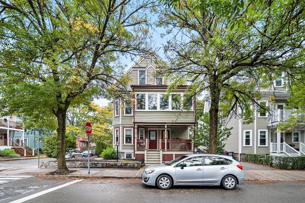 210 Willow Ave unit 3, Somerville, MA 02144 - photo 1