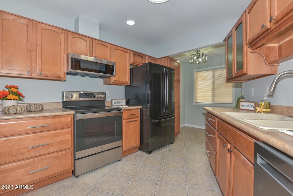 11016 W Thunderbird Blvd, Sun City, AZ 85351 - photo 1