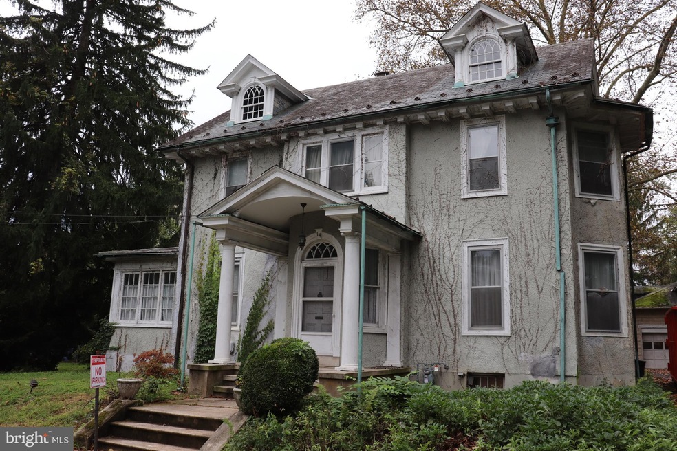 14 Howard St, Reading, PA 19609 - photo 1