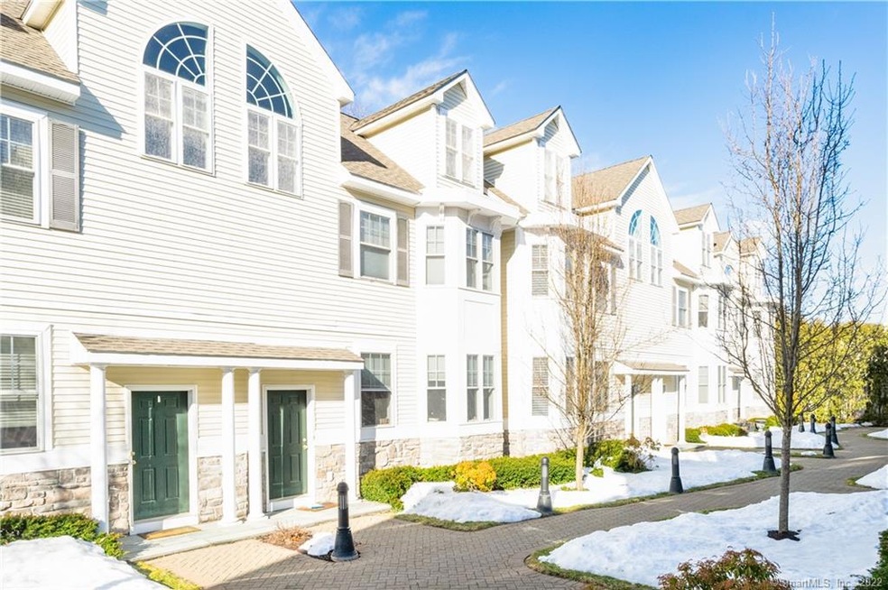 39 Maple Tree Ave unit 36, Stamford, CT 06906 - photo 1