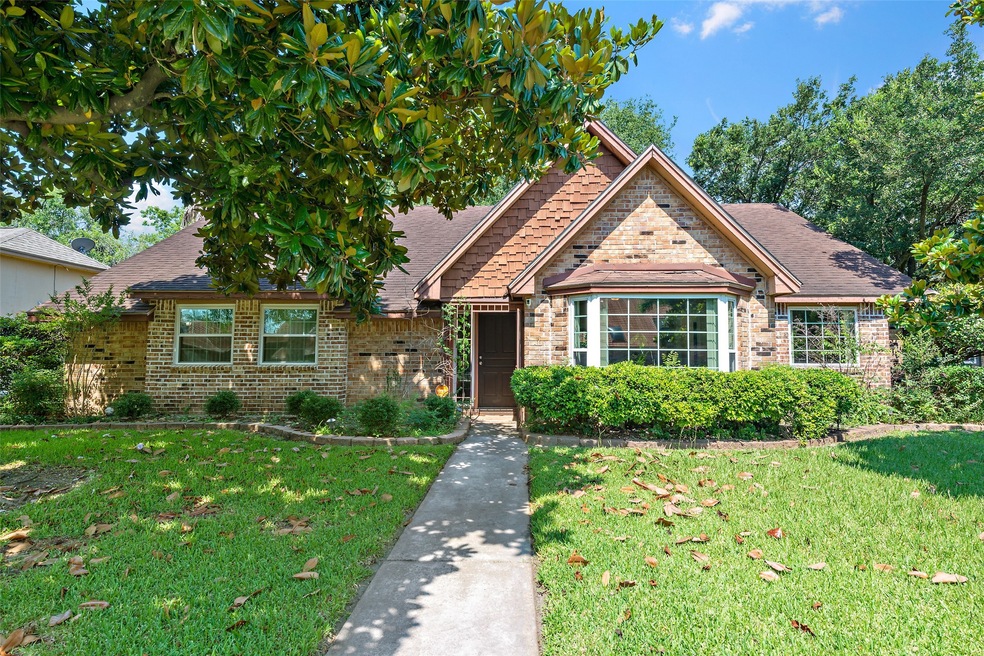 8019 Green Lawn Dr, Houston, TX 77088 - photo 1