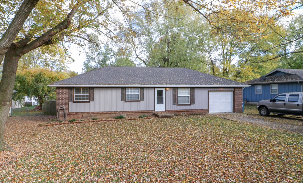 712 Hill Street Nixa, MO-1