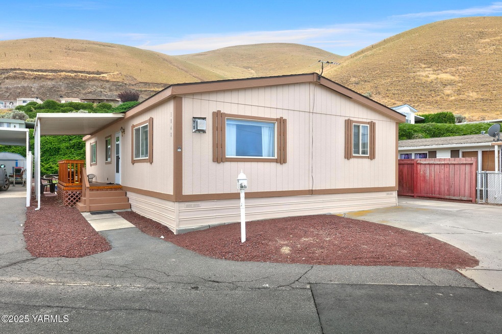 Afzali_250801_AlpsRd_Moxee_01