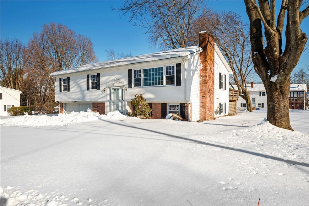 27 Cadoret Dr, Cumberland, RI 02864 - photo 1