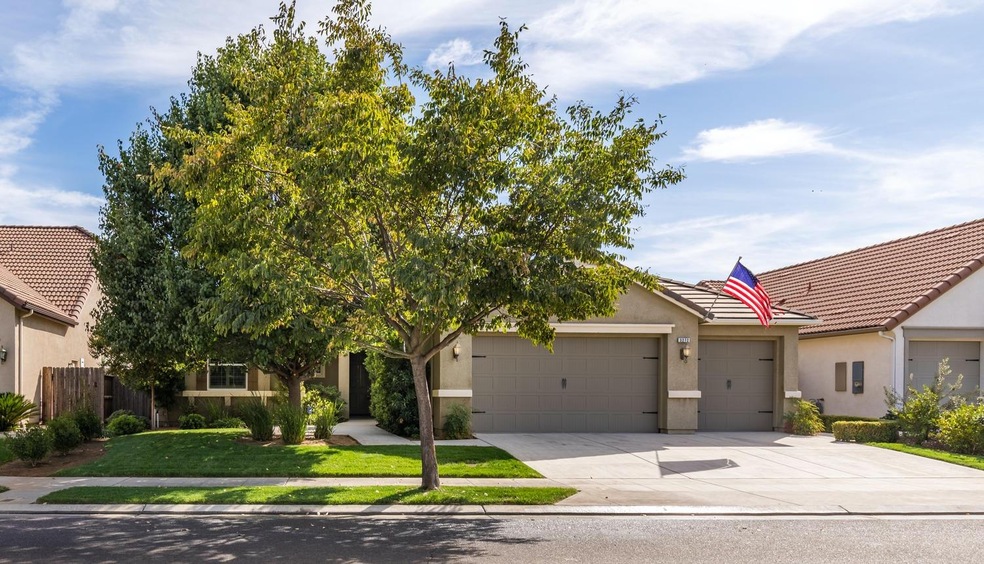 3272 Bellaire Ave, Clovis, CA 93619 - photo 1