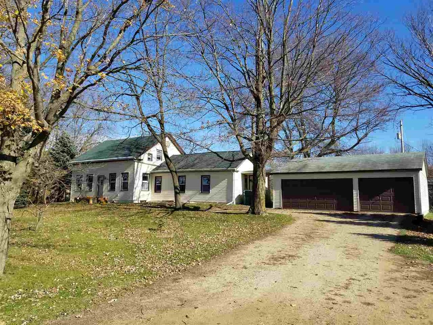 352 Biglow Rd, Brooklyn, WI 53521 - photo 1