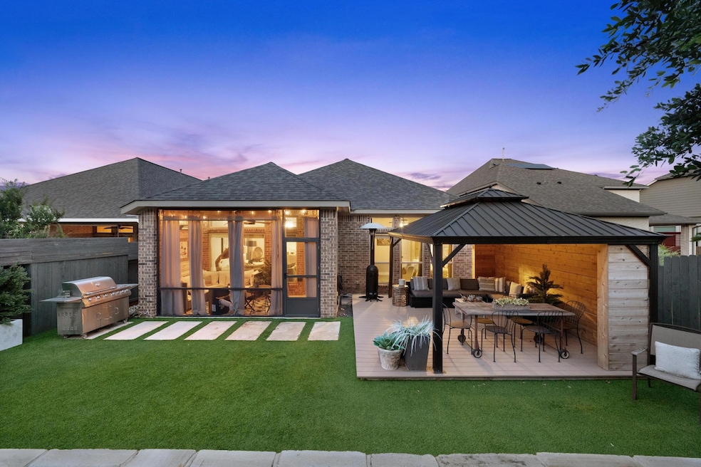 Under Contract $595,000 • Co-Listing Agent