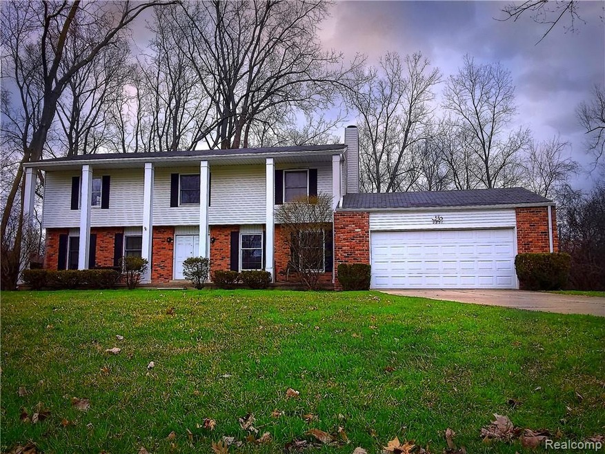 2831 Acorn Rd, Bloomfield Hills, MI 48302 - photo 1