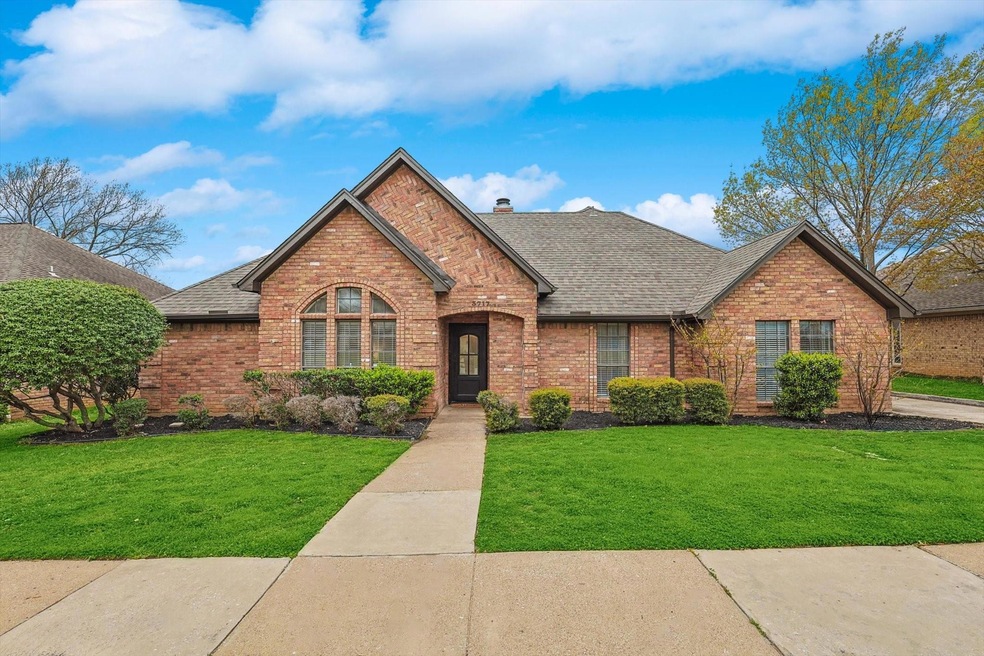 3717 Westview Dr, Bedford, TX 76021 - photo 1