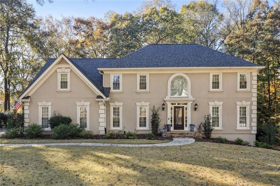 8800 Glen Ferry Dr, Alpharetta, GA 30022 - photo 1