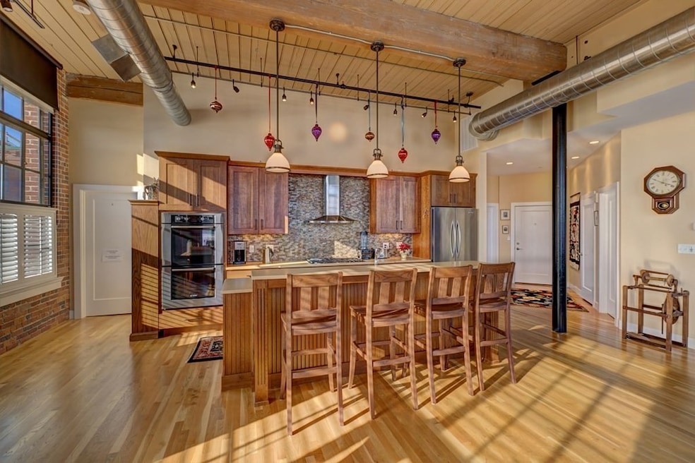 491 Dutton St unit 402, Lowell, MA 01854 - photo 1