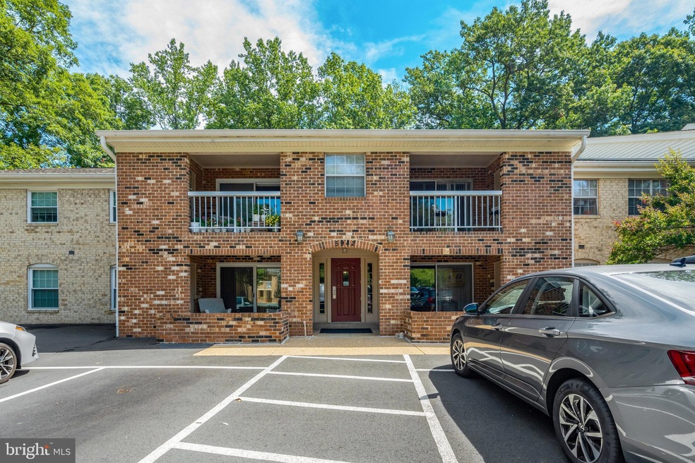 5942 Cove Landing Rd unit 303, Burke, VA 22015 - photo 1