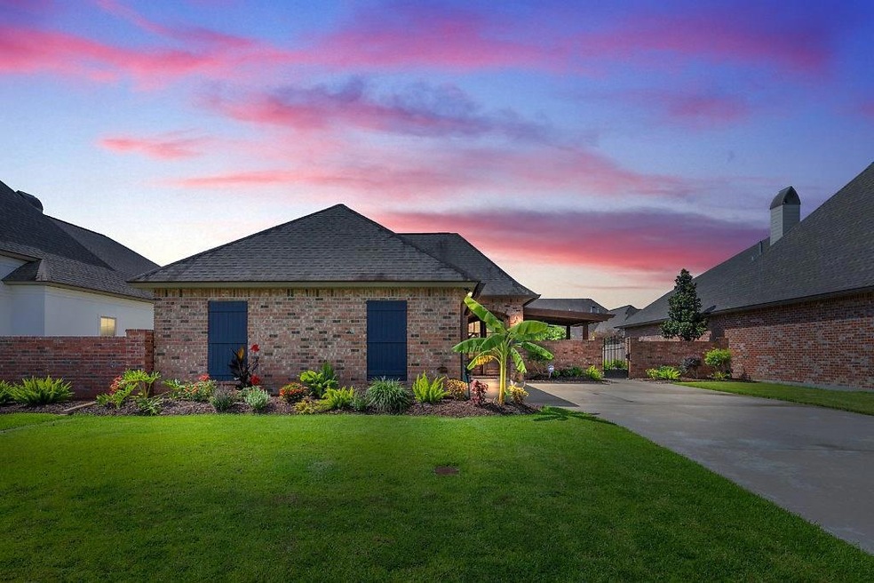917 Middlebrook Cir, Lake Charles, LA 70605 - photo 1