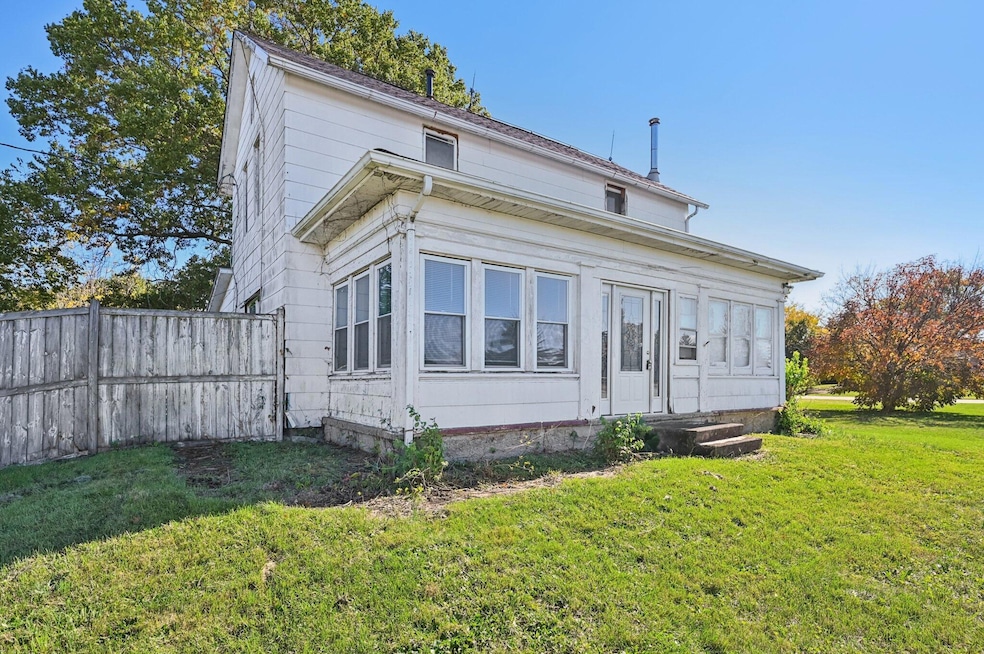 2-web-or-mls-Diley Rd-S2210-002