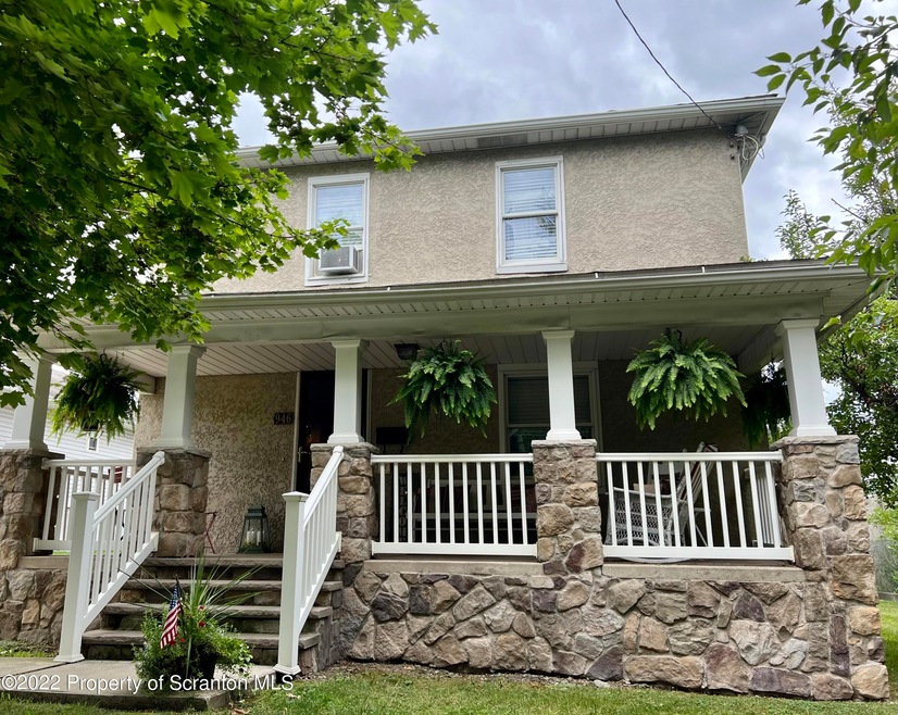 946 Throop St, Dunmore, PA 18512 - photo 1